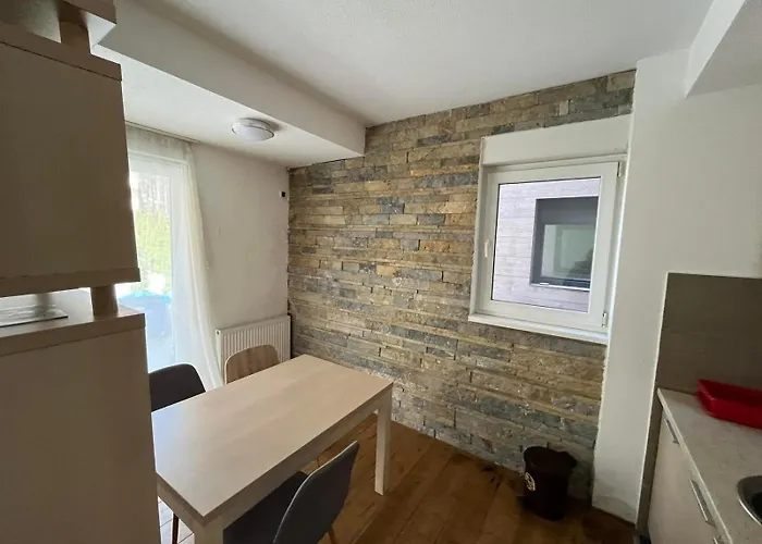 Sunny Pines 아파트